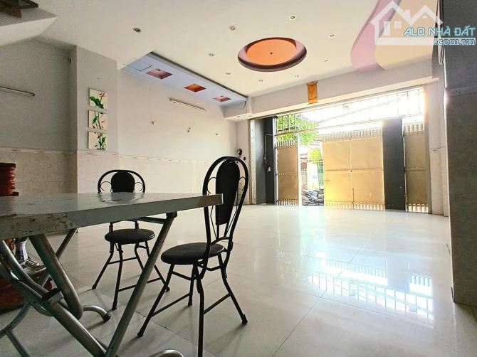 BÁN NHÀ  HẺM  8M BÙI QUANG LÀ,5 TẦNG,120M2,DÒNG TIỀN 37TR/T. GIÁ 14 TỶ