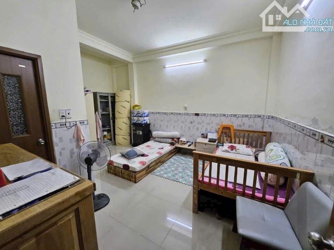 Căn góc duy nhất Phạm Văn 2 phường 3 quận Tân Bình 131m2 giá chưa tới 100tr/m2