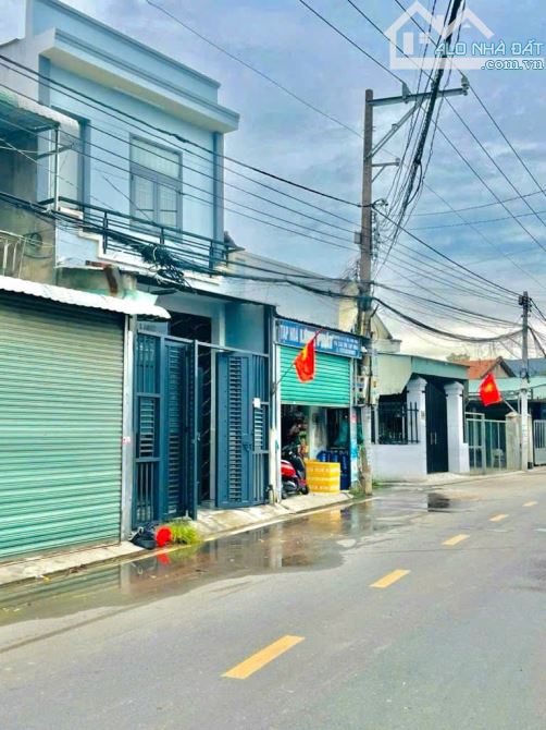 MẶT TIỀN KINH DOANH 2 TẦNG NGAY TT Y TẾ DĨ AN, DT 60M NGANG 4.5M, NHỈNH 3 TỶ