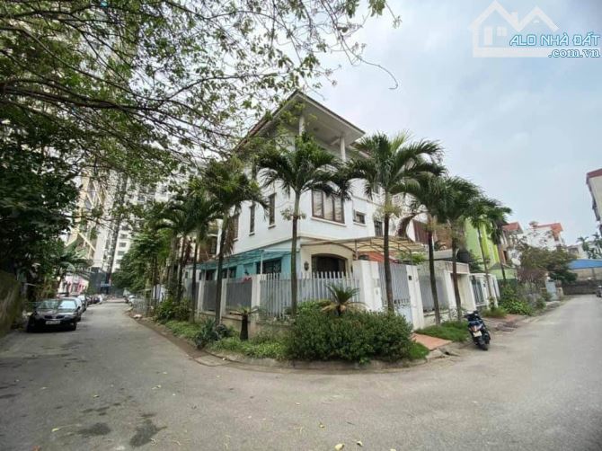 Biệt thự vườn Momota Nguyễn Đức Cảnh. Diện tích 140m2, thiết kế 04 tầng, mặt 10m lô góc.