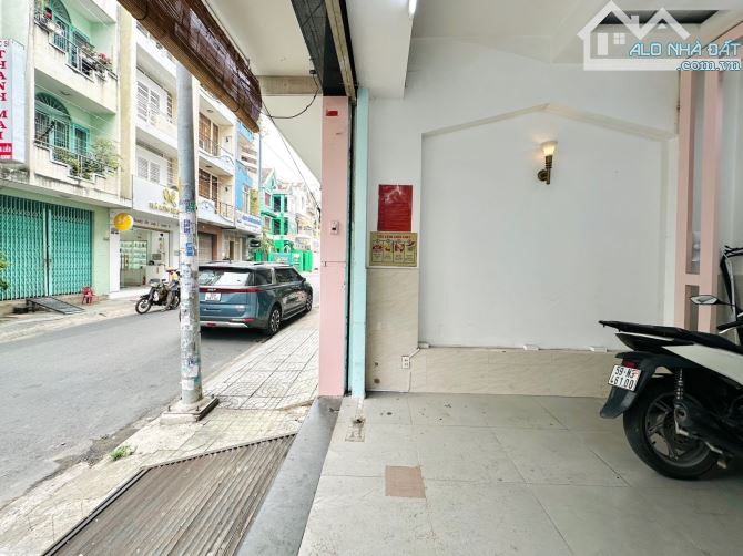 Bán nhà mặt tiền Phú Nhuận - khu Phan Xích Long - 6 tầng - 12 phòng