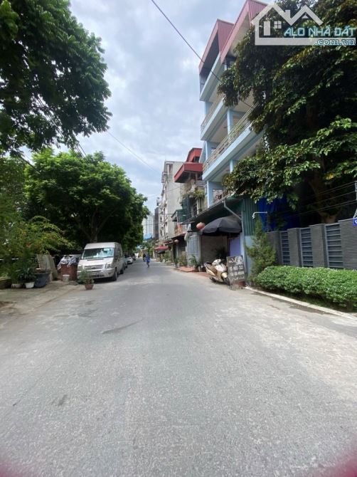 Vị trí đẹp, nhà 5 tầng, thang máy, Ô TÔ 7 chỗ đỗ cửa, Ngô Thì Sỹ - Vạn Phúc, nhỉnh 9 tỷ