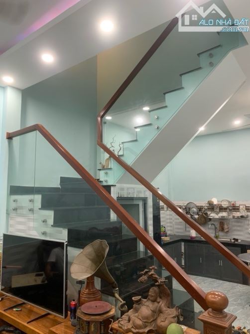 BÁN NHÀ ĐẸP Ở NGAY, NGANG GẦN 5M, HẺM OTO, TÂN XUÂN 3 HÓC MÔN, DT59M2(4.5×13), GIÁ SIÊU RẺ