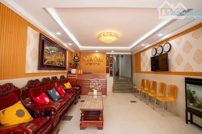BÁN KHÁCH SẠN 7 TẦNG 15 PHÒNG MẶT TIỀN MÊ LINH, NHA TRANG CÁCH BIỂN 800M.DT 101,8M