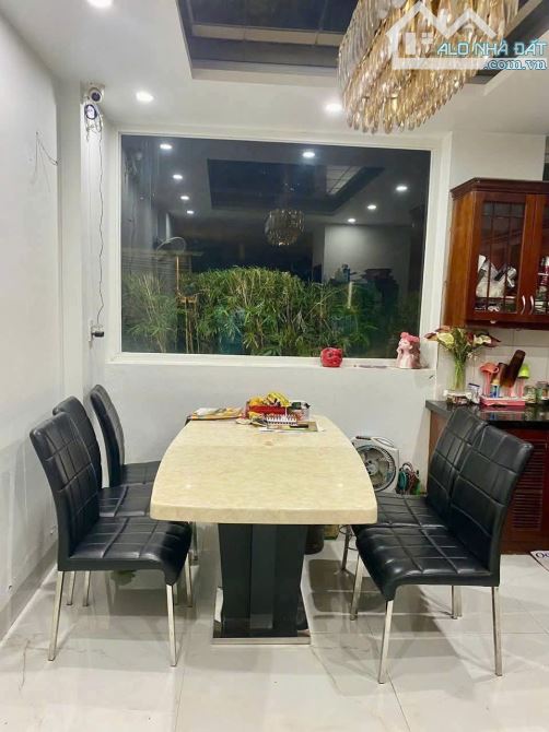 54m Nhà 5 tầng phân lô Vũ Hữu ô tô tránh giá 17.8 tỷ