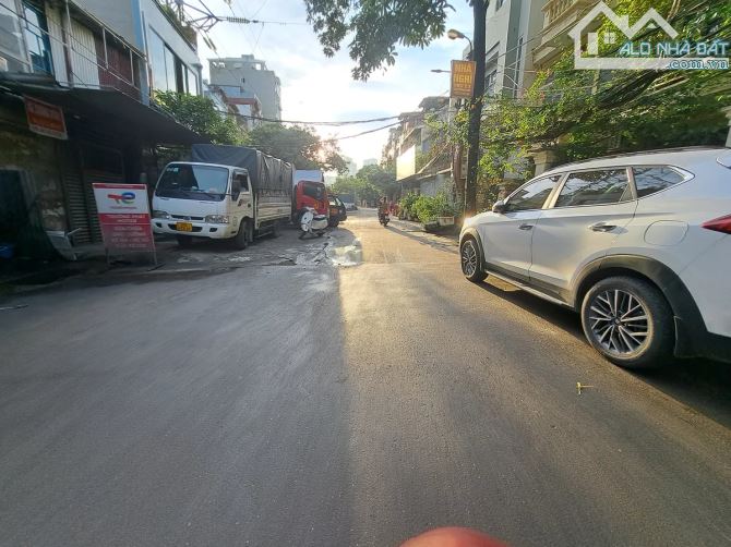 Bán Nhà Phố Hào Nam, Đống Đa, 55m2, Ô Tô Tải Tránh, Gara Ô Tô, Kinh Doanh Hotell, 21.x Tỷ