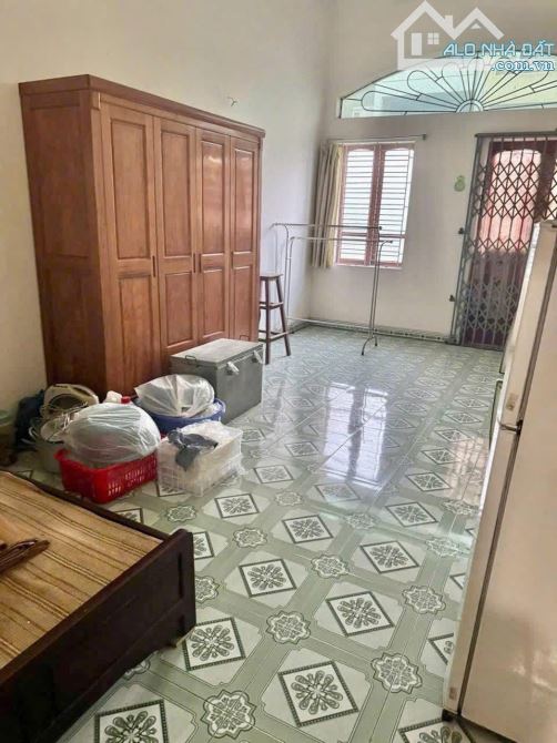 Bán nhà độc lập ngõ ô tô đường Nguyễn Công Trứ, dt 70m2, mt 4m