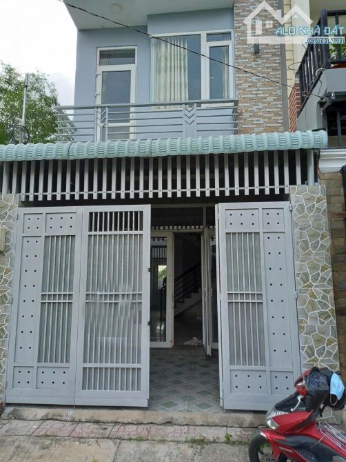 CHỦ ĐỔI Ý, BÁN NHANH NHÀ 1 TRỆT 1 LẦU MỚI XÂY, 121M2, 950TR, ĐƯỜNG TRẦN THỊ CẨM, TÂN PHÚ T