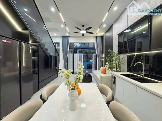🏡 BÁN NHÀ 3 TẦNG – KIỆT TRẢI NHỰA CÙ CHÍNH LAN – FULL NỘI THẤT CAO CẤP