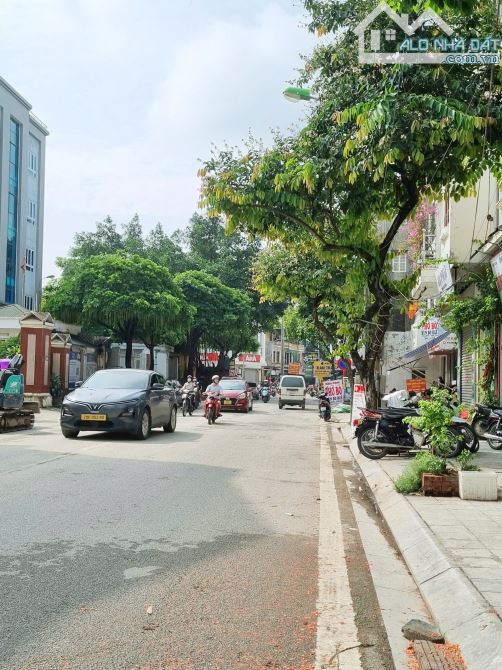 🏆BÁN NHÀ PHỐ BÀ TRIỆU, PHÂN LÔ, ÔTÔ ĐỖ CỬA VÀO NHÀ, MẶT TIỀN 5.5M, HÀ ĐÔNG, 60M HƠN 12 TỶ