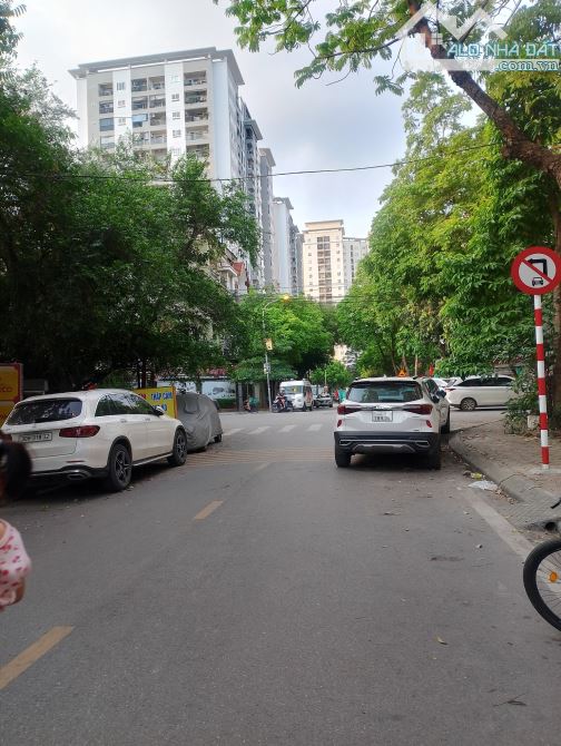 BÁN NHÀ 5 TẦNG – 100M² – TRUNG TÂM NAM TỪ LIÊM – Ô TÔ TRÁNH – KINH DOANH – GIÁ TỐT