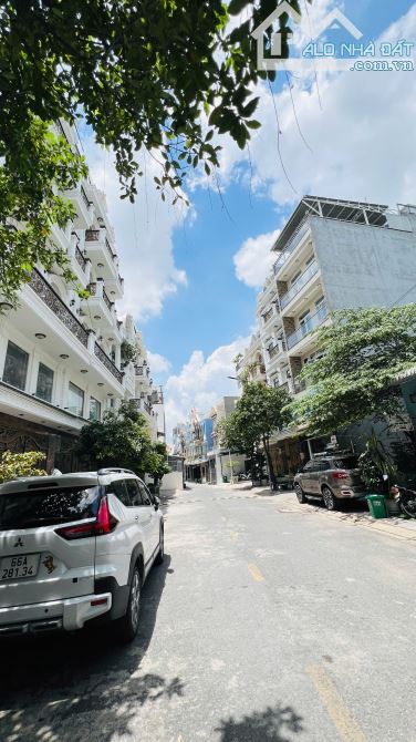 Nhỉnh 7.xx tỷ gấp bán nhà 3 tầng khu phân lô 403 Trần Thị Năm, hẻm 12m, 88m2 ngang 5.5m