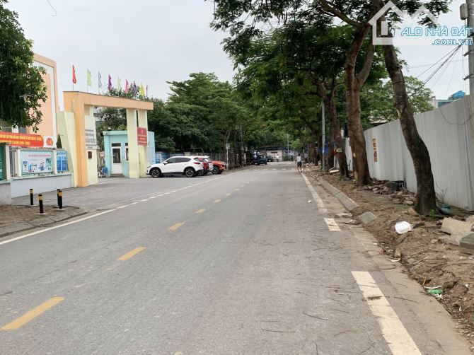 VŨ ĐỨC THẬN 70M-4 TẦNG-5 MT 15 TỶ  PHÂN LÔ - Ô TÔ TRÁNH - VỈA HÈ - KINH DOANH - THANG MÁY