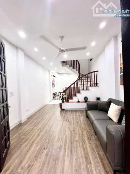 Bán nhà lô góc 4T Dương Nội ô tô tránh, đường 12m, giá tốt