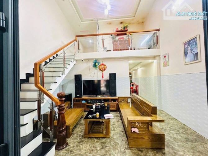 🎉🎉🔥 NHÀ GIÁ TỐT KHU VỰC NGÃ 5 TÔ HIỆU 🏡 Nhà mê lửng, hai mặt thoáng, diện tích 70m² nở