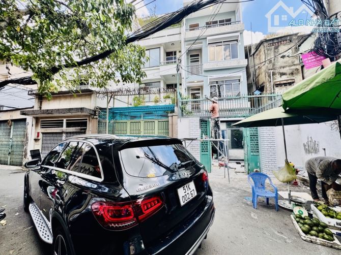 Bán gấp nhà Mặt tiền Trần Hữu Trang 4 tầng - khu vip Phú Nhuận - ngay Nguyễn Văn Trỗi -