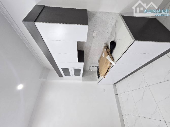 Nhà đẹp hiếm  Trần Phú, Văn Quán, Hà Đông  5 tầng, full nội thất  Giá chỉ hơn 6 tỷ