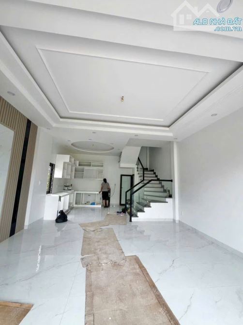 🏠 Chỉ từ 2,8 tỷ nhà 3 tầng mới tinh Nguyễn Trung Thành, Hùng Vương -Ngay chợ 208