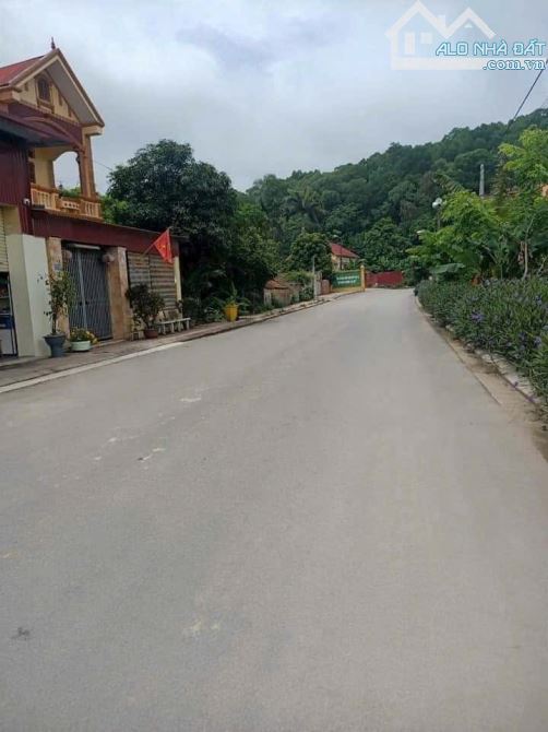 Bán đất trục chính Nguyễn Văn Bảng . P Vân Dương . Dt 119m2 mt 6m hướng ĐB giá 8 tỷ