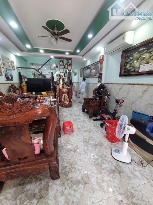 Trường Chinh Quận 12 - 2 tầng 96m2 4,3x21 nỡ hậu - HXH - Chỉ 5,2 tỷ