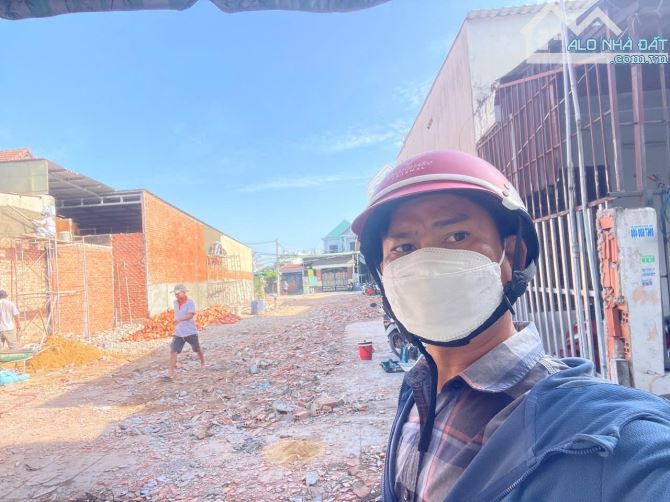 ĐẤT VỊ TRÍ ĐẸP HXH 1/50M RA MẶT TIỀN ĐƯỜNG ĐÔNG THẠNH 2-4 HM GIÁ RẺ BAO KHU VỰC.