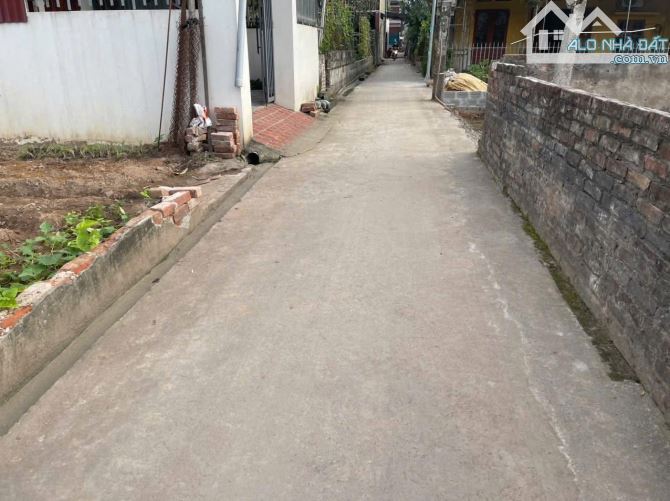 Bán 104,5m Thắng Lợi . Đường oto7 chỗ chạy vùng quanh. Giáp đường di sản và kdt Xuân Cầu