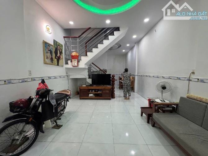 BÁN NHÀ HOÀNG HOA THÁM, 42m2, GIÁP NGUYỄN VĂN ĐẬU, PHƯỜNG 5, NHỈNH 4 TỶ.