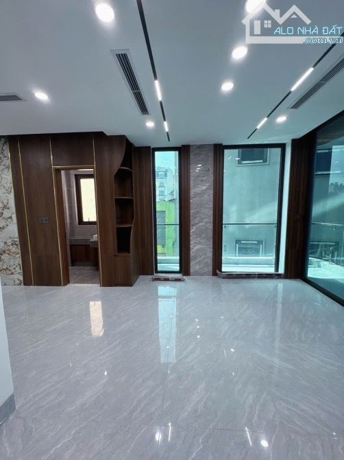 🔥 BÁN NHÀ  CỰ KHỐI, LONG BIÊN – Ô TÔ TRÁNH, VỈA HÈ – 56.8M² – 7 TẦNG THANG MÁY DUPLEX