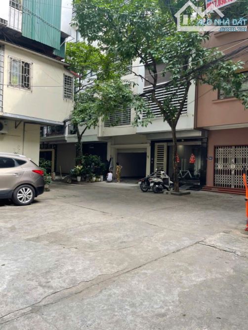 Bán nhanh căn tập thể 2PN, giá tốt phố Linh Lang, DTSD 60m2 2 ngủ.