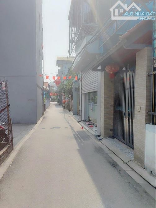 Cần Bán Gấp Căn Nhà 2 Tầng x 40m ,Ngõ Thông Ngỗ Xuân Quảng Trâu Quỳ _HIẾM - DIỆN TÍCH VỪA