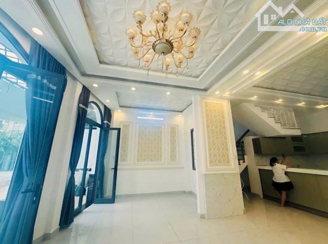 BÁN GẤP – NHÀ PHỐ 4 TẦNG MỚI ĐẸP – ĐƯỜNG 8M – TT NHÀ BÈ – NGANG KHỦNG 6.4M – GIÁ NHỈNH 7 T