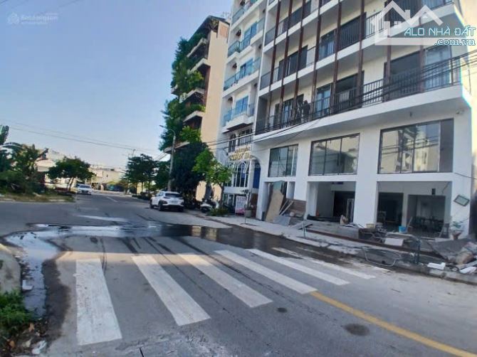 Bán đất  ngang 12m đường Khuê Mỹ Đông , diện tích 204m2, giá 30 tỷ