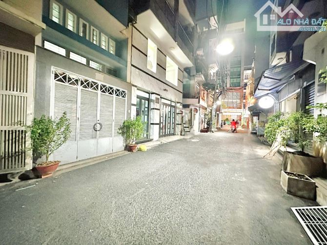 HUỲNH VĂN BÁNH PHÚ NHUẬN, HẺM 6M, 57M2, 2 TẦNG 11 TỶ THƯƠNG LƯỢNG.