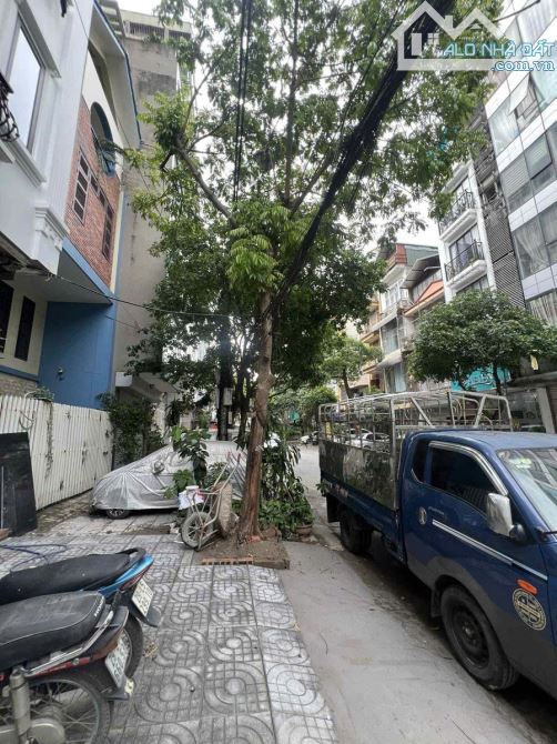 BÁN TÒA DOÃN KẾ THIỆN CẦU GIẤY 8 TẦNG THANG MÁY Ô TÔ TRÁNH VỈA HÈ RỘNG DÒNG TIỀN KHỦNG