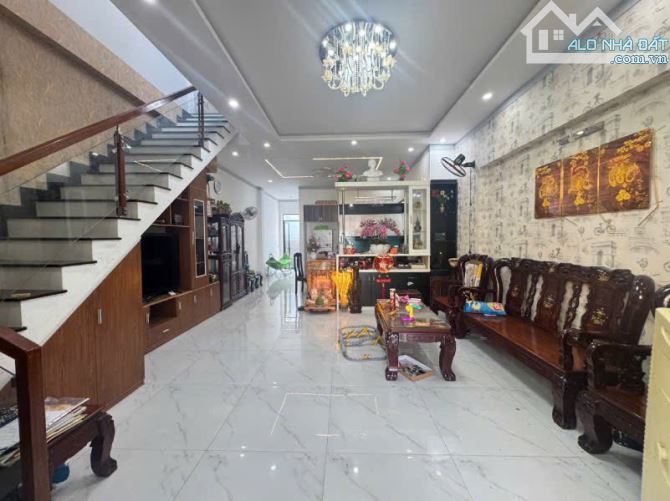 BÁN NHÀ LẦU SỔ RIÊNG TRẢNG DÀI - 2,5TY