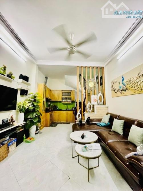 Chỉ 4,5 tỷ có nh LINH QUANG – ĐỐNG ĐA 40m², 6T FULL NỘI THẤT – GẦN HỒ - 4