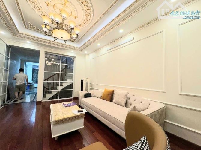 BÁN NHÀ VƯƠNG THỪA VŨ 6 TẦNG THANG MÁY