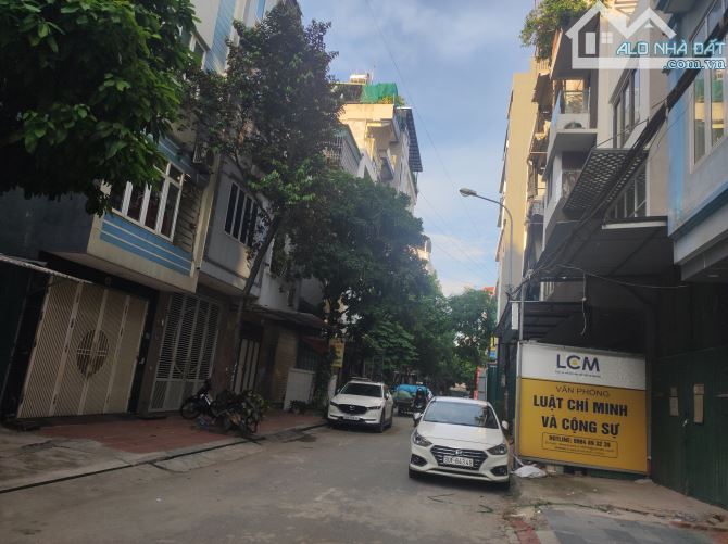 Bán gấp! Văn Khê, Hà Đông DT đất 48m2, MT 4m, ô tô tránh, vỉa hè, nhỉnh 13 tỷ