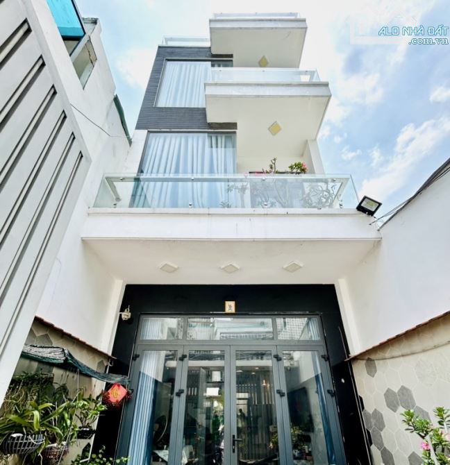 B.ÁN NHÀ KHU BIỆT THỰ KIỀU ĐÀM - NGANG 4M NỞ HẬU XE HƠI ĐẬU TRƯỚC NHÀ - NHỈNH 13ty