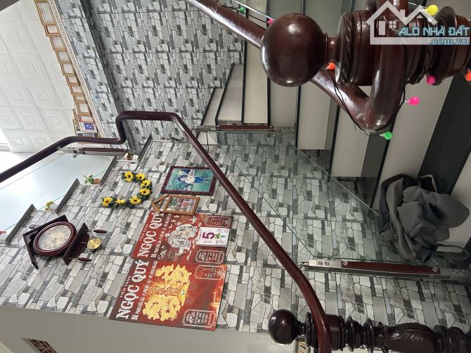 NHÀ 2 TẦNG ĐẸP  HẺM XE HƠI  93M² HUỲNH TẤN PHÁT NHÀ BÈ . 4TỶ8     Diện tích: 92.4m² (5m x