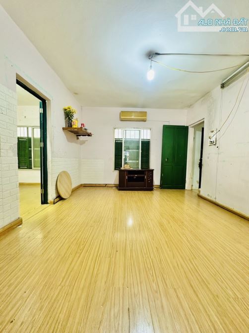 BÁN TẬP THỂ HOÀNG ĐẠO THÀNH! 60M2, TẦNG 3, 3 NGỦ, THOÁNG MÁT!