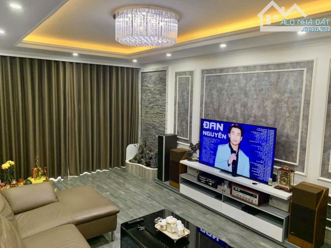 Nhà mặt phố Bùi Ngọc Dương, 75m2 x 6T đã xây lùi, MT 4.5m, giá 30.9 tỷ có TL