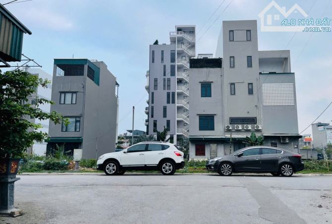 Chủ cần tiền gấp cắt lỗ 300tr, Bán Nhà 3 tầng, giáp khu đô thị Vịt cỏ hồ sen