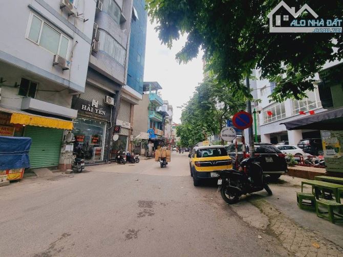 Nhà Nguyễn Phúc Lai - Đống Đa - oto - DT 74m - MT 9.6m - KD đỉnh- 25 tỷ