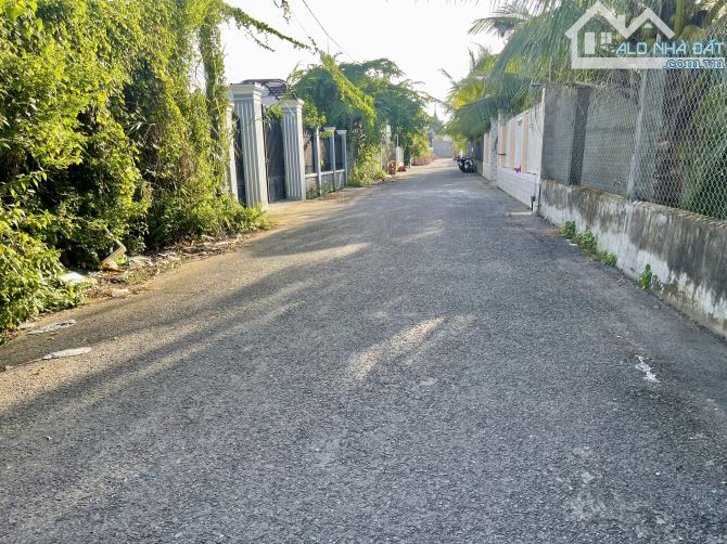 Cần bán nền mặt tiền đường nhựa nhánh D5 hẻm nhà trọ Minh Đạt