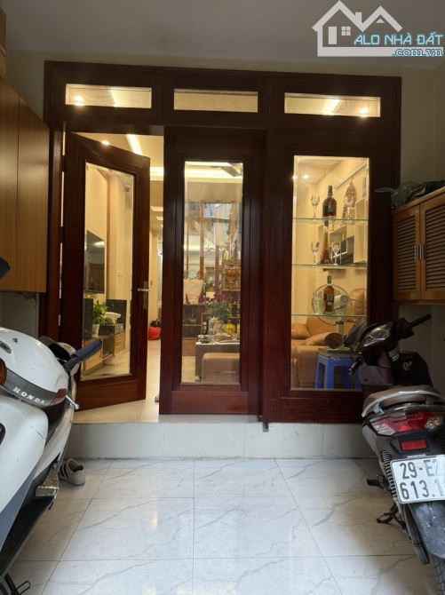 TRỊNH ĐÌNH CỬU – 55m² – 5 TẦNG – 14 TỶ - SÁT MẶT PHỐ – Ô TÔ TRÁNH – GẦN VÀNH ĐAI 2,5