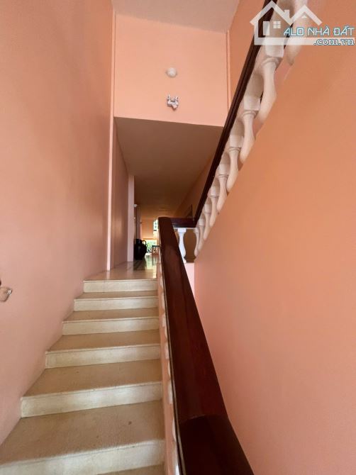 Bán nhà ngay 2 mt Nguyễn Duy Hiệu, hiện đang cho thuê 152tr/ tháng