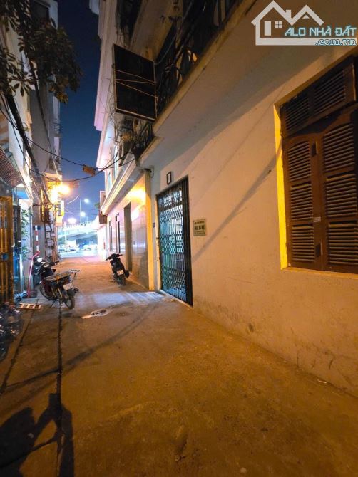 VỊ TRÍ KIM CƯƠNG SIÊU RỘNG HOÀNG QUỐC VIỆT 45m 4 TẦNG 15 TỶ KNH DOANH ĐỈNH – SỔ ĐẸP