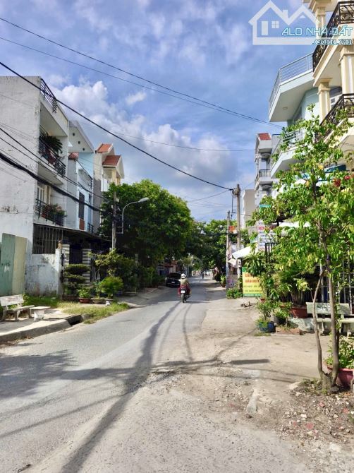MẶT TIỀN 4 TẦNG ĐÚC ĐƯỜNG TCH08 QUẬN 12 GIÁ RẺ 7 TỶ DIỆN TÍCH 100M2 (5x20)
