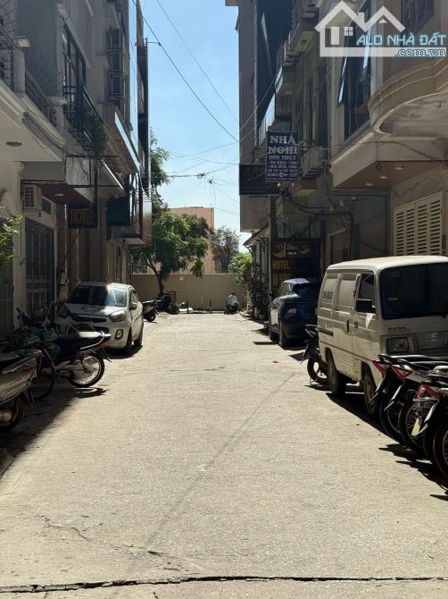 Bán nhà phố Phạm Tuấn Tài - phân lô ô bàn cờ - ô tô tránh dừng đỗ quay đầu - sát mặt phố